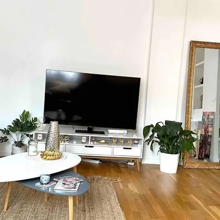 Cosy Proximite Gare De Cloud Apartment