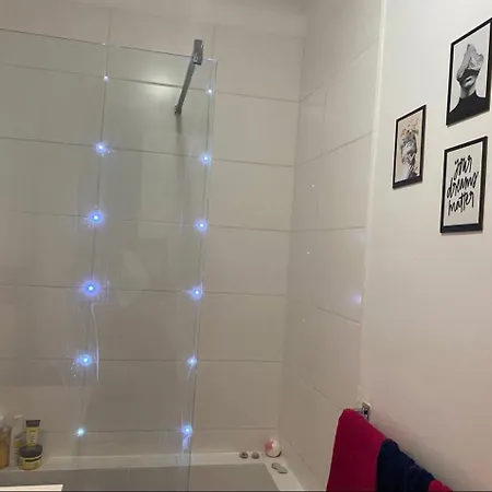Cosy Proximite Gare De Cloud Apartment *